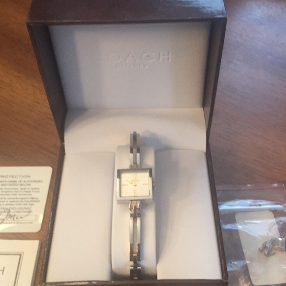 Coach watch - Picture 1 of 8